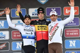 Van Aert komt na Omloop-zege met kippenvel-statement: 'Koers is de belangrijkste bijzaak in het leven'