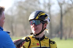 Jumbo-Visma-renster Soet stopt en doet anorexia-bekentenis: 'Veel collega's lijden er ook aan'