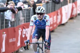 Asgreen derde na onverwachts kopmanschap Strade Bianche: 'Blij met hoe de vorm ontwikkelt'