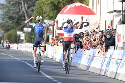 Quick Step slaat terug in Coppi e Bartali: 1-2'tje voor Cerny en Cavagna