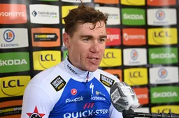 Jakobsen blaakt van plezier voor start Tour: 'Snelste in de laatste 250 meter, sloomste op de cols'