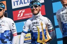 Teleurgestelde Nizzolo kan ook in Tirreno nog steeds niet winnen: 'Zaten te vroeg van voren'