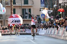 Jan Polanc wint uiterst vermakelijke Trofeo Laigueglia, ploeg Mollema zonder eten naar bed
