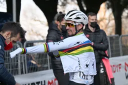 Alaphilippe maakt na zware val in Luik-Bastenaken-Luik rentree op Frans kampioenschap