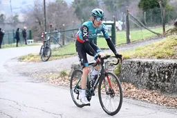 Hindley ondersteunt Kelderman richting top tien: 'Ik probeerde Wilco zo veel mogelijk te helpen'