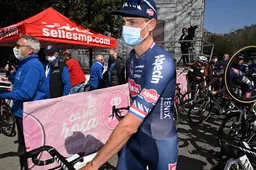 Interview | Van der Poel nog niet op roze wolk: 'Eerste rit wordt moeilijk, paarse trui geen doel'