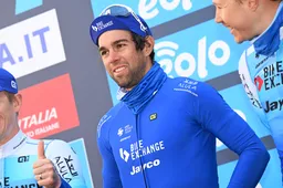 Matthews klopt Colbrelli in door waaiers en regen getekende eerste etappe in Ronde van Catalonië