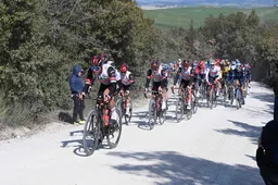 CEO UAE over budgetten: 'Jumbo-Visma en INEOS hebben veel meer 'high level'-renners dan wij'