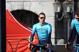 Battistella deelt foto van zwaar beschadigde helm na harde val op gezicht in Amstel Gold Race