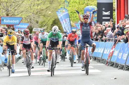 Martínez verrast met spurtwinst in het Baskenland; Alaphilippe voor tweede dag op rij geklopt