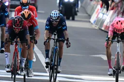 Movistar probeert bij INEOS Grenadiers te shoppen voor vervanger Valverde