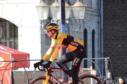 Interviews BK wielrennen | Van Hooydonck zat twaalf uur in de auto: 'Hoop hersteld te zijn'