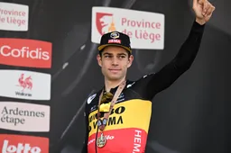 Wout van Aert ging bewust niet mee met Evenepoel op La Redoute: 'Had al mijn energie later nodig'