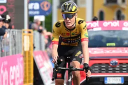 Leemreize na inhalen Van der Poel zelf de pineut: 'Lactaat tot m'n oren toen hij eroverheen klapte'