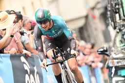 Hindley complimenteert Van Poppel en Kelderman: 'Zeker Danny en Wilco waren fenomenaal'