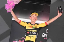 Dolgelukkige Bouwman na Giro-zege: 'Voelde dat ik nog veel power had voor de sprint'