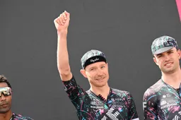 Cort furieus na val door motor in Giro: 'Hoe kan dit in 2022 nog steeds een probleem zijn?'