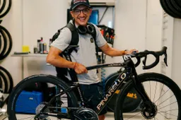 Carapaz vanaf dinsdag met nieuwe fiets: lichter frame en meer aerodynamische wielen