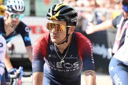Carapaz blikvanger INEOS in Polen door blessure bij Kwiatkowski; Geoghegan Hart in Clasica