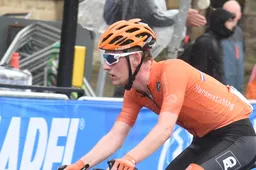 Baskische wielerploeg kleurt verder oranje nadat 24-jarige Nederlander profcontract krijgt voorgeschoteld