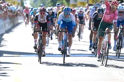 🎥  Bettiol wordt juichend tweede, Van Aert reageert: 'Geef de fakkel met veel plezier door'