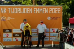 🎥 Beelden opgedoken van chaotische tijdritstart Dumoulin: 'Verdomme, hou me eens recht!'