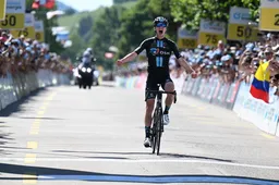 Imponerende Leknessund (Team DSM) blijft peloton voor in tweede rit Ronde van Zwitserland
