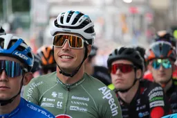 Onfortuinlijke Riesebeek breekt duim en mist Vuelta, Alpecin zoekt nog vervanger