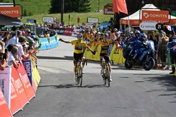 Stoïcijns en lachend gaan Roglic en Vingegaard door de Vuelta-persconferentie: 'Kuss kan ook winnen, hè!'