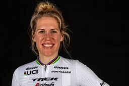 Van Dijk blaast tegenstand weg bij NK tijdrijden, Van Anrooij met tweede plek beloftenkampioen