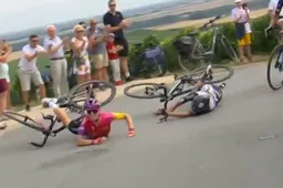 🎥 Vollering na valpartij in volle finale: 'Die wegen zijn zo glad hier, het is net een ijsbaan'