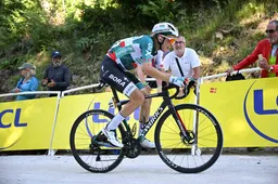 Meerdere renners testen tóch positief in Tour, Kämna door verkoudheid naar huis