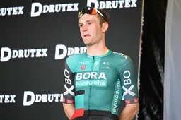 Meeus grijpt in openingsetappe Ronde van Algarve net naast eerste seizoenszege: 'Ik vond de ruimte te laat'