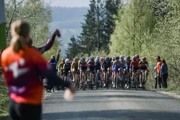 Canadese Emilie Fortin zegeviert in eerste vrouweneditie Clasica de Almeria, Floortje Mackaij derde
