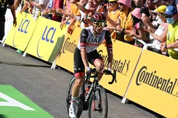 Niemand wilde in tiende etappe achter positief geteste Majka rijden: 'Iedereen lachte erom'