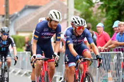 Simmons na dagje avonturieren met Van Aert: 'Alsof ik achter de scooter van mijn vader reed'