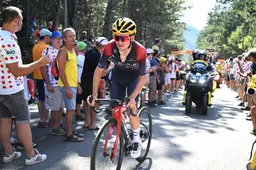 INEOS laat Vingegaard en Pogacar het uitvechten, Pidcock verliest minuut door fout met zonnebrand