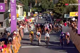 Manly wint vierde etappe Tour of Scandinavia na spannende slotkilometer, Vos komt net te laat