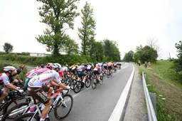 Bonneu pakt eerste profzege in Sazka Tour: 'Misschien kan ik zondag nog eens voor de zege gaan'