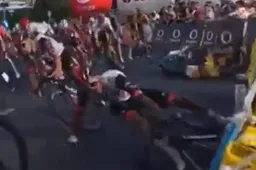 Teunissen na crash even helemaal klaar met Ronde van Polen: 'Je kunt maar beter niks verwachten'