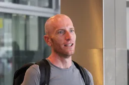 'Mijn geloof in hen is totaal weg'; Visma | Lease a Bike-ploegleider Jos van Emden beticht UCI van vieze spelletjes