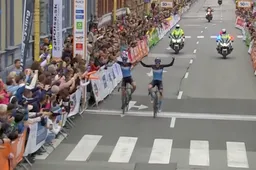 Nederlands duo fopt peloton in slotrit Ronde van Slowakije; sensationeel 1-2'tje voor VolkerWessels