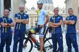 Nederlander in pauselijke dienst: Rien Schuurhuis rijdt WK voor het Vaticaan