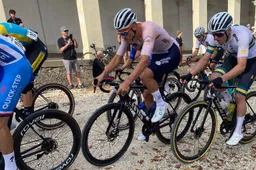 Van der Poel kijkt uit naar rustpauze: 'Het is voor mij onmogelijk om dit 15 jaar vol te houden'