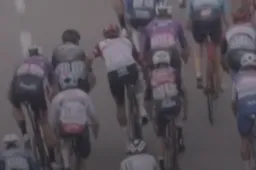 Molano overtreedt twee keer sprintregels en verliest ritwinst Langkawi aan Australiër Wiggins