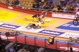 🎥 Eerste avond van Zesdaagse in Gent ontsierd door keiharde valpartij Steels, einde carrière?