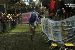 Pieterse countert inhaalrace Van Anrooij in Diegem met sprong over de balken