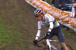 Pidcock domineert in Boom, Van der Poel rijdt cross na harde val uit