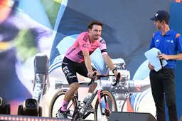 Vroege starter Bettiol profiteert optimaal van regenachtige omstandigheden in proloog Tour Down Under