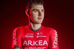 Interview | David Dekker weet 'grootste verschil' tussen Jumbo-Visma en de rest: 'Hoeveel mensen daar voor zijn...'